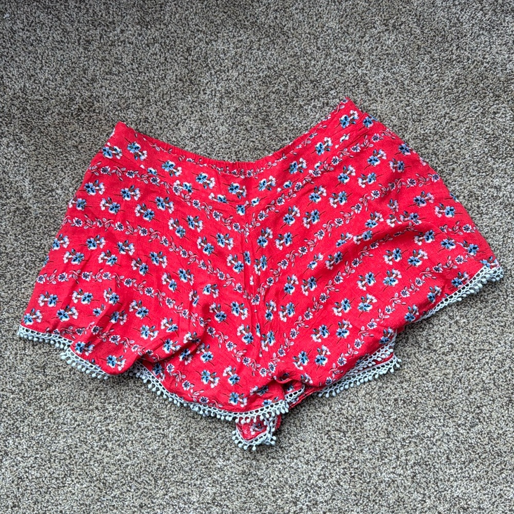 Red / Blue Floral Altar’d State Shorts with Lace Trim M